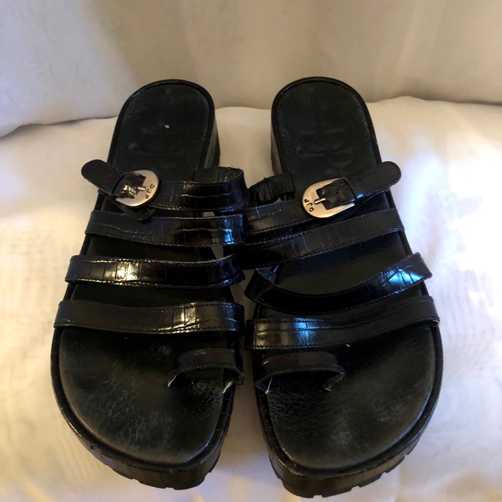 Donald J Pliner chunky black sandals